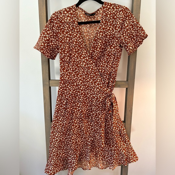 Floral wrap midi dress - Picture 1 of 6